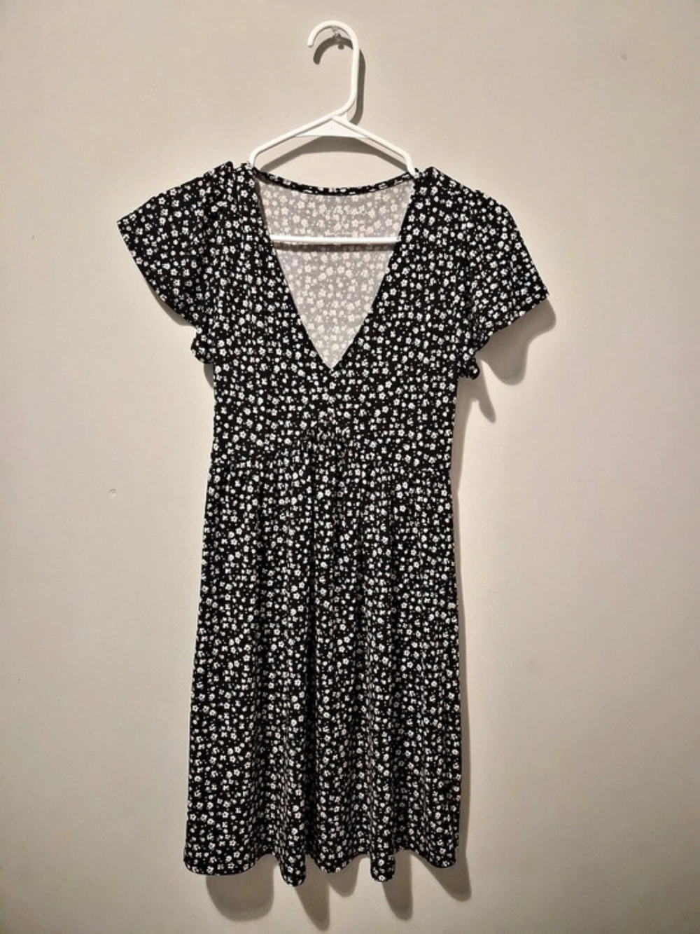 Aeropostale Floral Mini Dress in Black & White Size Small Like New